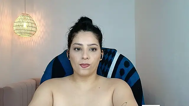 Snapshot of YummyAnna_ chatting on 14, 4, 2026 YummyAnna online show from 14, 4, 2026