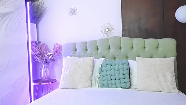 Britney Lynn online show from 29, 9, 2025