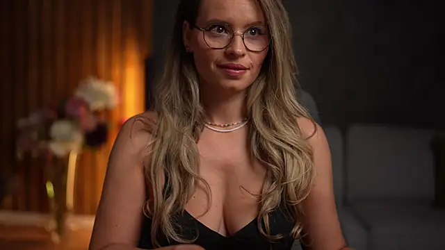 BrandyWhite online show from 14, 10, 2025