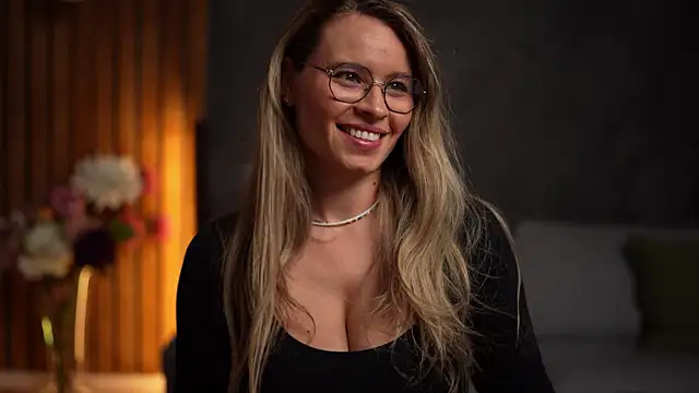 BrandyWhite online show from 4, 2, 2026