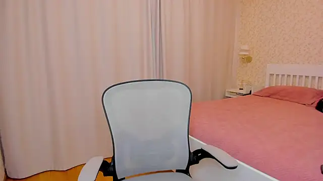 Snapshot of FieryHeart chatting on 18, 10, 2025 FieryHeart online show from 18, 10, 2025