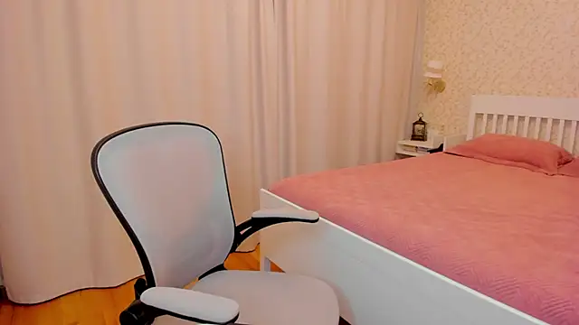 Snapshot of FieryHeart chatting on 25, 11, 2025 FieryHeart online show from 25, 11, 2025