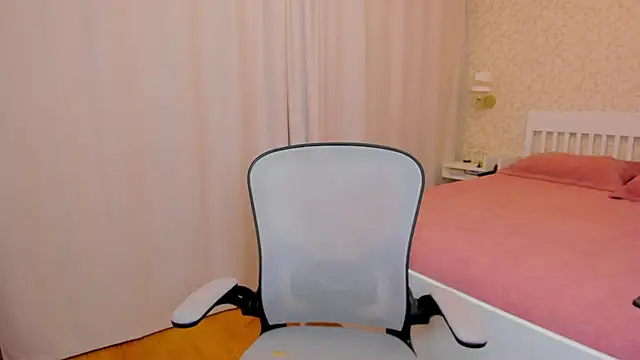 Snapshot of FieryHeart chatting on 13, 10, 2025 FieryHeart online show from 13, 10, 2025