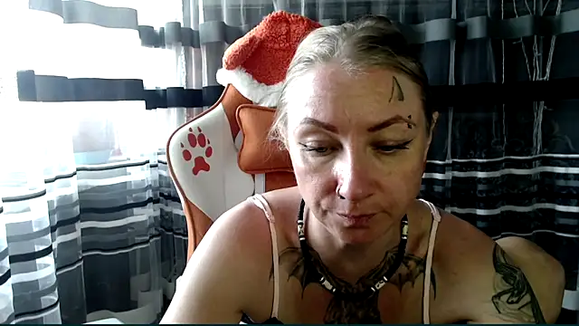 Snapshot of cold_lollipop chatting on 13, 4, 2026 cold lollipop online show from 13, 4, 2026