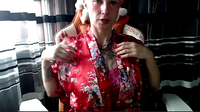 Snapshot of cold_lollipop chatting on 4, 5, 2026 cold lollipop online show from 4, 5, 2026