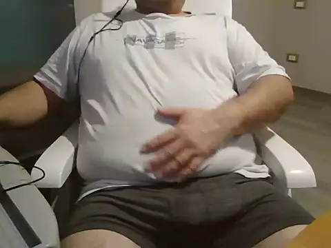 Snapshot of iron_boy80 chatting on 16, 2, 2025 iron boy80 online show from 16, 2, 2025