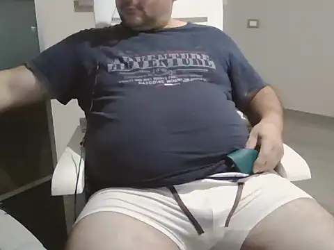 Snapshot of iron_boy80 chatting on 26, 10, 2025 iron boy80 online show from 26, 10, 2025