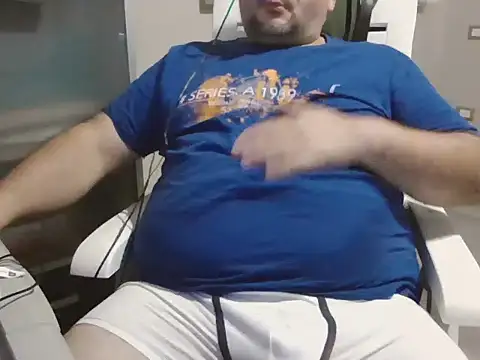 Snapshot of iron_boy80 chatting on 18, 9, 2025 iron boy80 online show from 18, 9, 2025