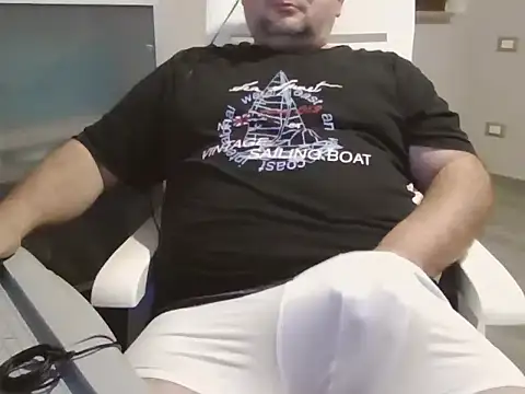 Snapshot of iron_boy80 chatting on 10, 11, 2025 iron boy80 online show from 10, 11, 2025