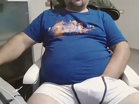 Snapshot of iron_boy80 chatting on 20, 9, 2025 iron boy80 online show from 20, 9, 2025