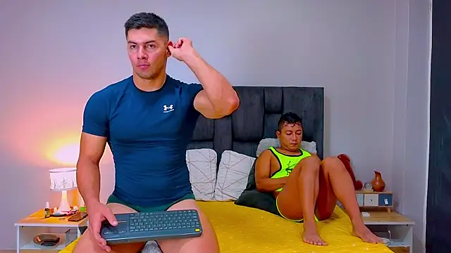 FelipeAndMarcello3 online show from 14, 4, 2026