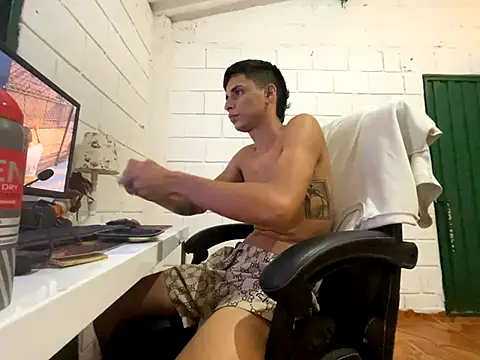 Max TheHorseDick online show from 10, 10, 2025