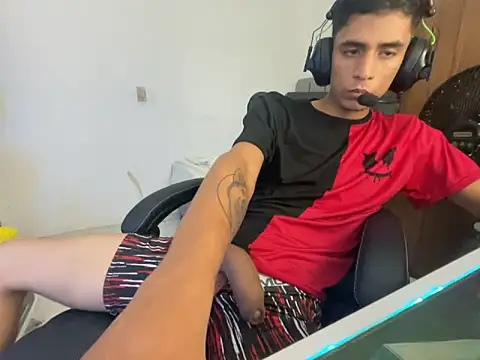 Max TheHorseDick online show from 31, 12, 2024