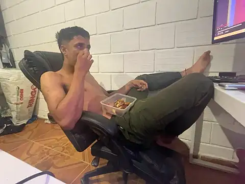 Max TheHorseDick online show from 8, 2, 2026