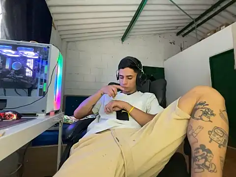 Max TheHorseDick online show from 2, 4, 2026