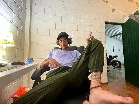 Max TheHorseDick online show from 2, 11, 2025