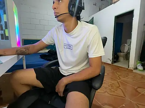 Max TheHorseDick online show from 17, 4, 2026