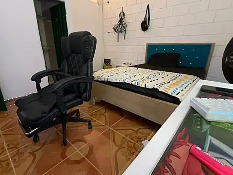 Max TheHorseDick online show from 27, 2, 2025