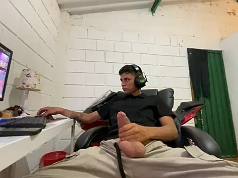 Max TheHorseDick online show from 3, 10, 2025