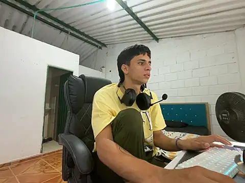 Max TheHorseDick online show from 20, 3, 2025