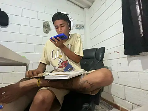 Max TheHorseDick online show from 9, 7, 2026