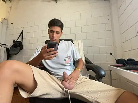 Max TheHorseDick online show from 30, 11, 2025