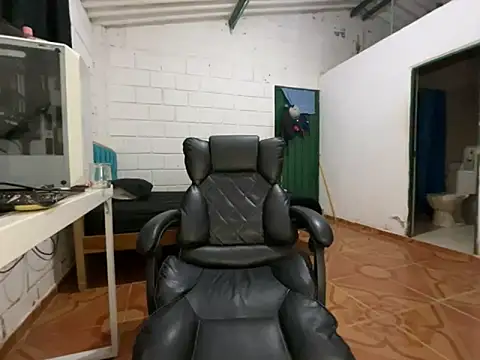 Max TheHorseDick online show from 28, 4, 2026