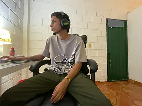 Max TheHorseDick online show from 4, 11, 2025