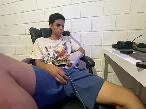 Max TheHorseDick online show from 24, 2, 2026