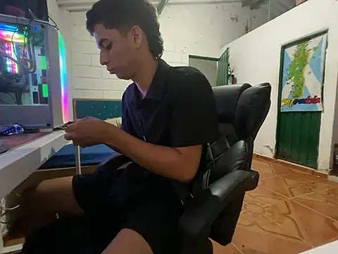 Max TheHorseDick online show from 13, 4, 2026