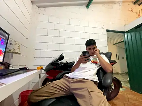 Max TheHorseDick online show from 7, 10, 2025