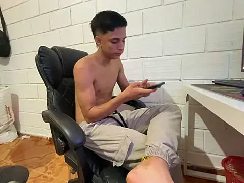 Max TheHorseDick online show from 6, 2, 2026