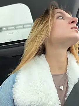 Snapshot of -AngelAri- chatting on 26, 10, 2025 -AngelAri- online show from 26, 10, 2025