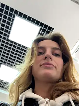 Snapshot of -AngelAri- chatting on 8, 10, 2025 -AngelAri- online show from 8, 10, 2025