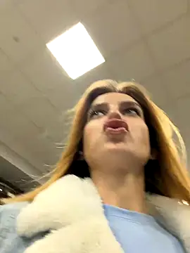 Snapshot of -AngelAri- chatting on 28, 10, 2025 -AngelAri- online show from 28, 10, 2025