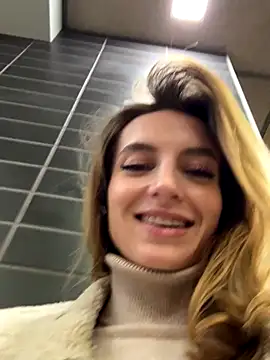 Snapshot of -AngelAri- chatting on 21, 10, 2025 -AngelAri- online show from 21, 10, 2025