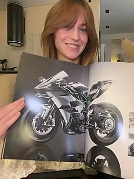 -AngelAri- online show from 4, 4, 2026