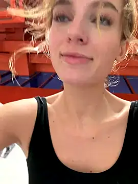 Snapshot of -AngelAri- chatting on 25, 10, 2025 -AngelAri- online show from 25, 10, 2025