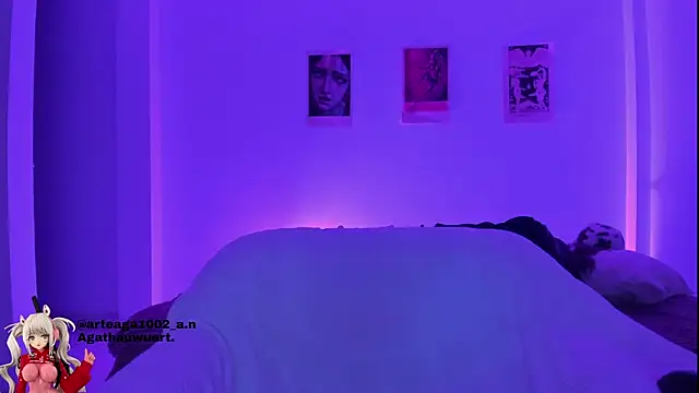 Snapshot of Moonlight1002 chatting on 10, 10, 2025 Moonlight1002 online show from 10, 10, 2025