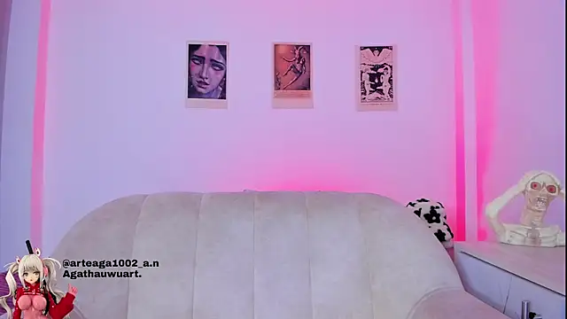 Snapshot of Moonlight1002 chatting on 25, 10, 2025 Moonlight1002 online show from 25, 10, 2025