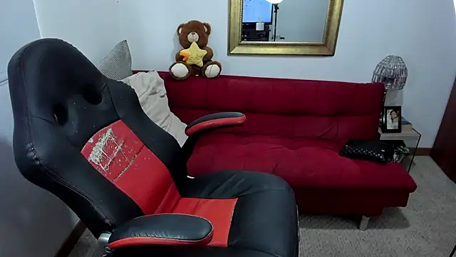 NicolettColin online show from 25, 2, 2025