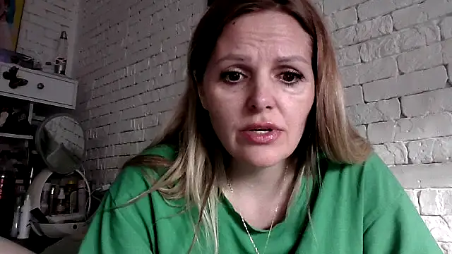 Snapshot of Angel_girllovemy chatting on 1, 2, 2026 Angel girllovemy online show from 1, 2, 2026