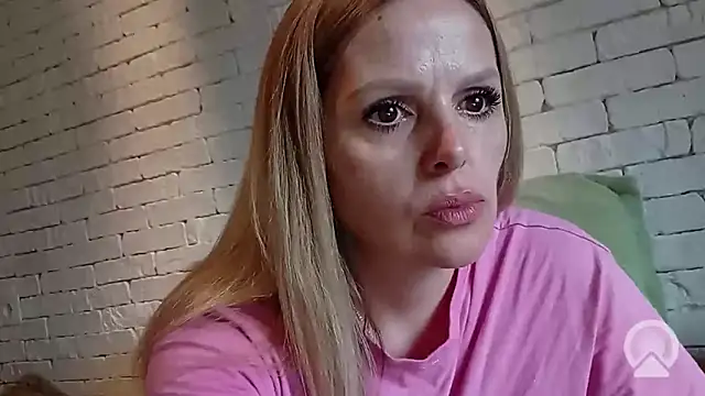 Snapshot of Angel_girllovemy chatting on 14, 2, 2026 Angel girllovemy online show from 14, 2, 2026