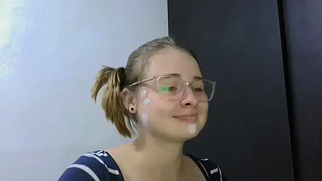 HellenMiyer1111 online show from 1, 4, 2026