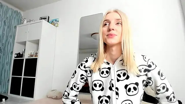 KenzieDawton online show from 22, 10, 2025