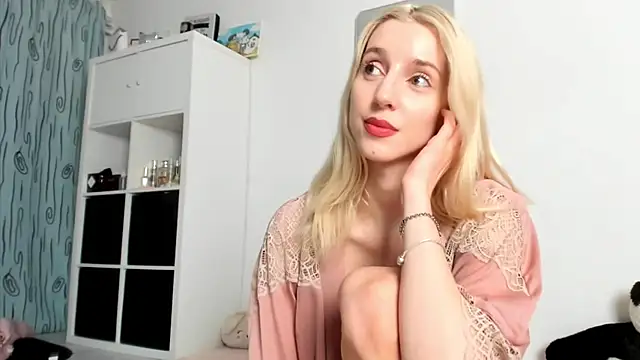 KenzieDawton online show from 8, 9, 2025