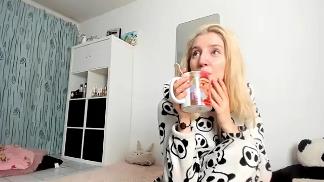 KenzieDawton online show from 11, 10, 2025