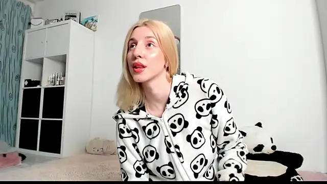 KenzieDawton online show from 12, 3, 2025