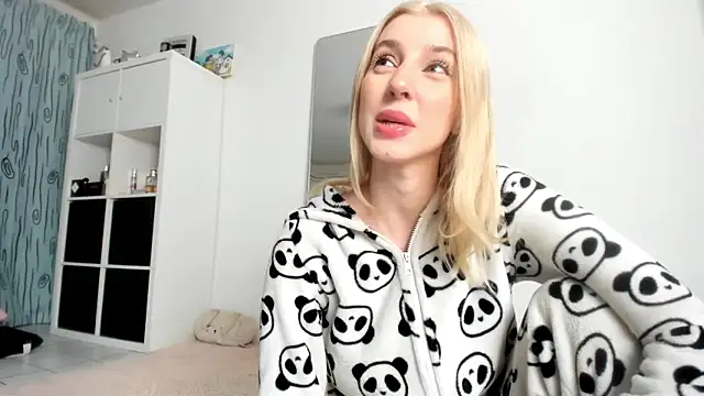 KenzieDawton online show from 24, 11, 2025