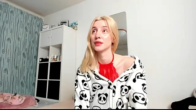 KenzieDawton online show from 8, 2, 2025